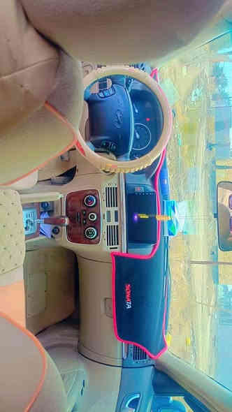 السلام عليكم سوناتا للبيع سياره نضيفه جدا رقم بابل نكليزي بسمي صبغ عام أثر جرد ضرر جملغ سيارة مال جناي دخم تاير صدر خلفي امامي هسه مسويهن سعر 88 بيها مجال *********** مكان سياره بابل الحمزه
