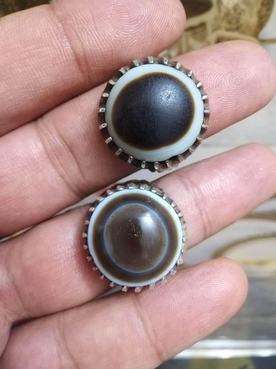 جزع بقري قديم صياغه يدويه ثقيله قياس 24
لبيع سعرهن ٣١٠ الف مع التوصيل مكاني ناصريه *********** سعر نهائي بلعافيه على الجناي
