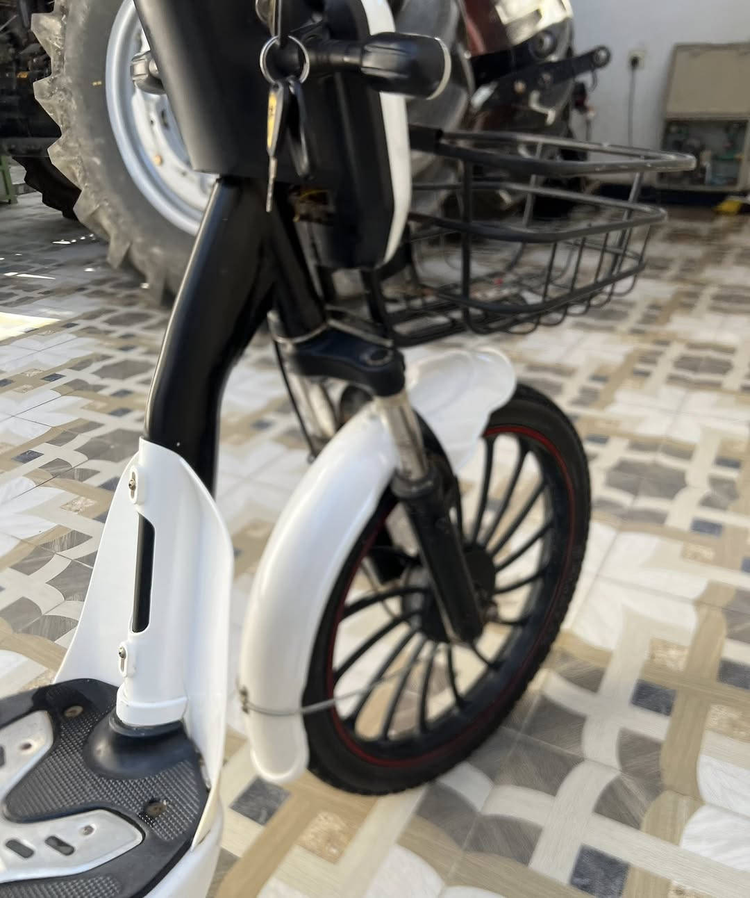 سلام عليكم دراجة شحن موديل ٢٤ كامله مكمله بطاريات جدد شرط الفحص بلباكيت قبل يومين شديتهن الاصليات  كهربائيات كلهة شغاله مابيه اي نقص أخت الجديدة مكاني ديالى بعقوبه السعر ٢٢٥
رقم الهاتف *********** موجود خاص واتساب ماسنجر
