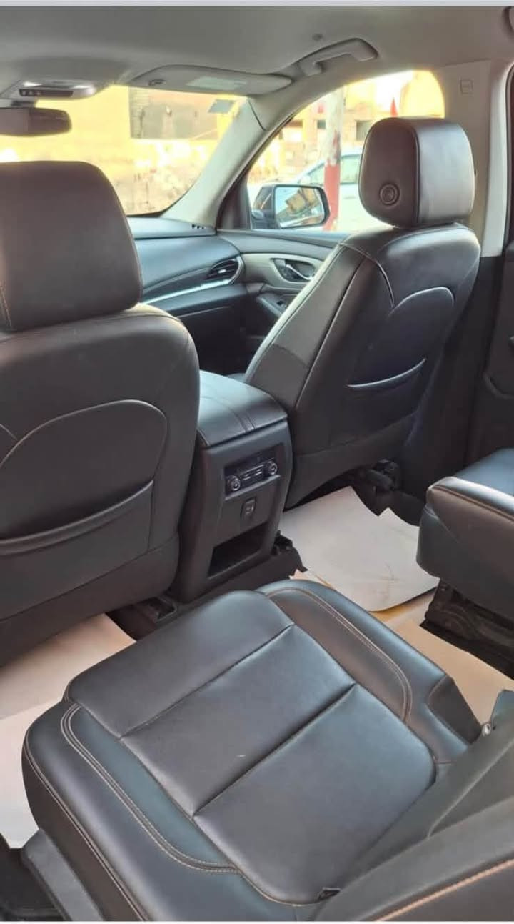 للبيع: شفروليه ترافيرس 2021 وارد أمريكي
* الموديل: 2021
* النوع: شفروليه ترافيرس (Chevrolet Traverse)
* الوارد: أمريكي
*رقم دولي :بئسمي 
* الفئة: (LT)
* المحرك: 3.6 لتر V6 بقوة 310 حصان
* ناقل الحركة: أوتوماتيك 9 سرعات
* الدفع: (2ويل )
* عدد المقاعد: 7 
* الممشى: (74Km)
* الحالة: نظيفة وجاهزة للاستخدام
* المكيف: ثلج
* المحرك والكير : بحالة ممتازة
* الإطارات: (نسبة جيدة)
* المواصفات: شاشة، كاميرا خلفية، حساسات خلفيه ، تشغيل بصمة، تشغيل عن بُعد، مثبت سرعة،  كشنات الاماميه كهربائيه و 5بصمات 
4بصمات الباب و الصندوق 
السعر: (220) وبيه مجال للطيبين 

للاستفسار والتواصل: (***********)
مكان سياره البصره
