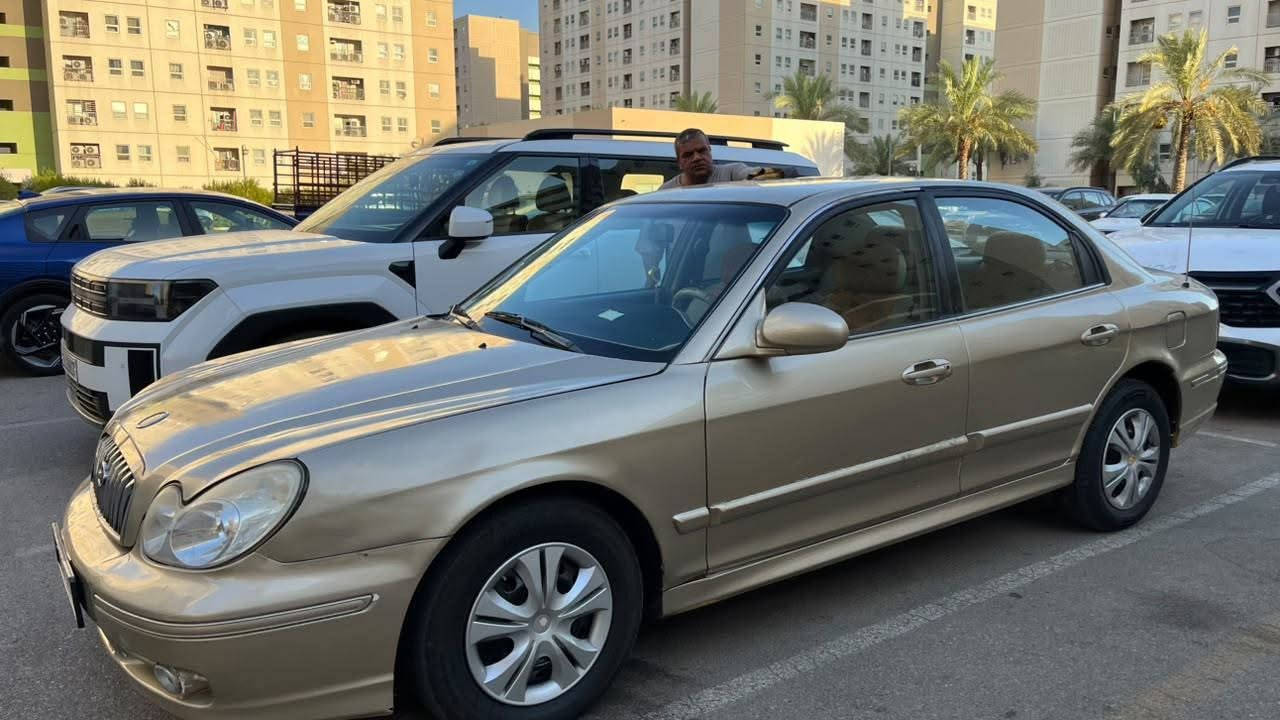 سوناتا ٢٠٠٤ كير ومكينة خير من الله تبريد تدفئة كهربائايات كلها شغالة تخم تاير جديد صدر أمامي خلفي قبل شهر مسوي رقم بغداد انكليزي باسمي سنوية لل٢٩ السعر ٥٥وبيهة مجال للشراي العنوان بغداد بسماية هاتف ***********
