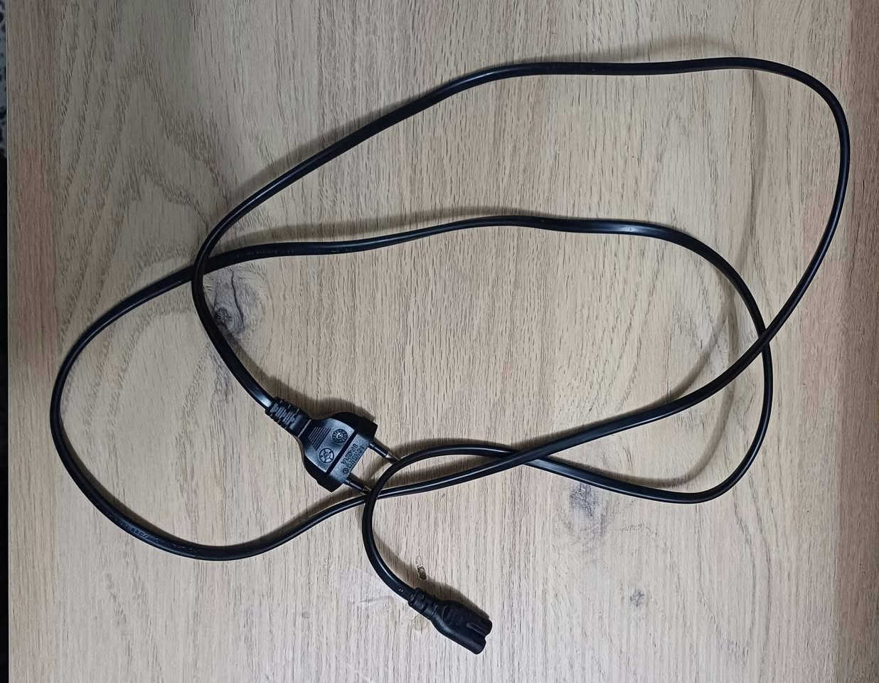 بلي فور اسلم واحد تيره شتريته قبل سنتين ومضموم عندي بعده كارتون جوستك ومحوله وفيشه، hd نظام 11 يتهكر 
السعر 325


**إذا كنت صاحب هذا الإعلان وتريد حذفه لأي سبب، رجاءا أرسل رسالة إلى الدعم الفني**