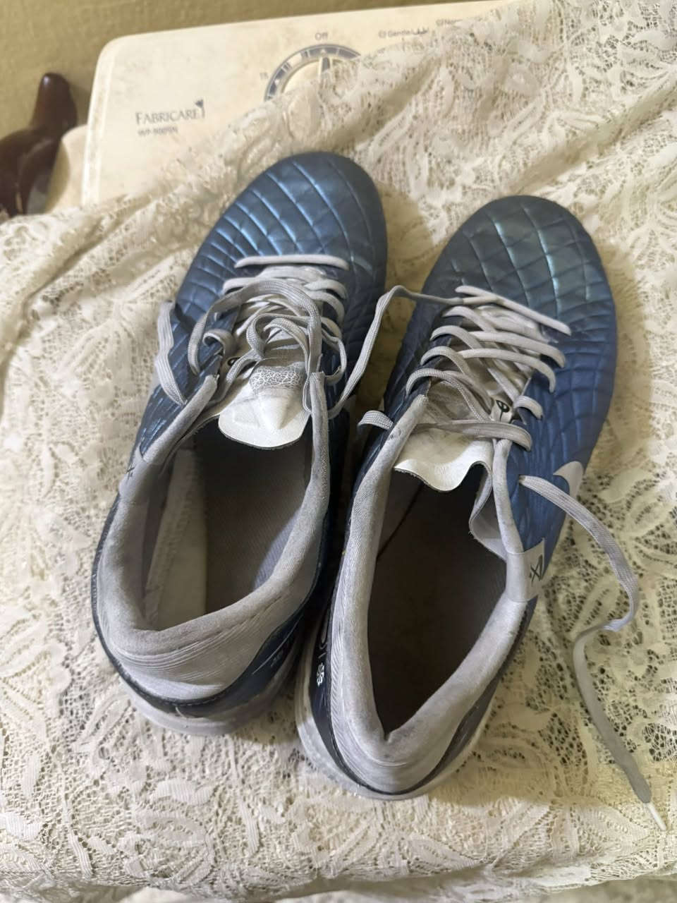 تيمبو برو 
باله اصلي 
قياس 44 
طول القدم 28 
وزنه ريشه 
الشراي يجي خاص 
عندي توصيل


**إذا كنت صاحب هذا الإعلان وتريد حذفه لأي سبب، رجاءا أرسل رسالة إلى الدعم الفني**