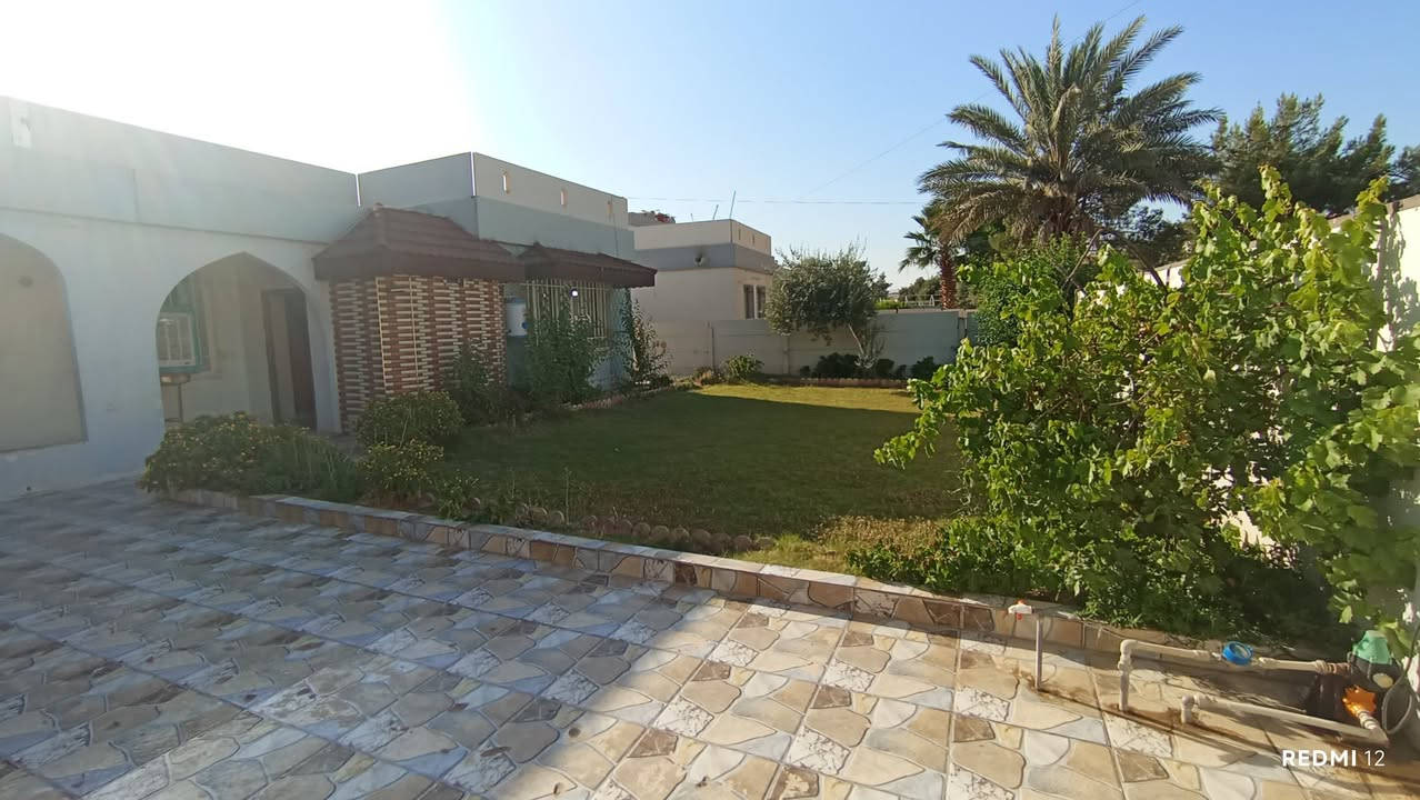 عقار للبيع
الموقع — دهوك/ دوميز

اقرب نقطة دالة/ الدفاع المدني في دوميز 

نوع العقار/ملك صرف

المساحة/ (٤٠٠)م 

غرفتين نوم/هول/استقبال /مطبخ/صحيات 

لمعرفة السعر  الاتصال على الرقم ادناه 

***********

غير متواجدين على الفيسبوك
