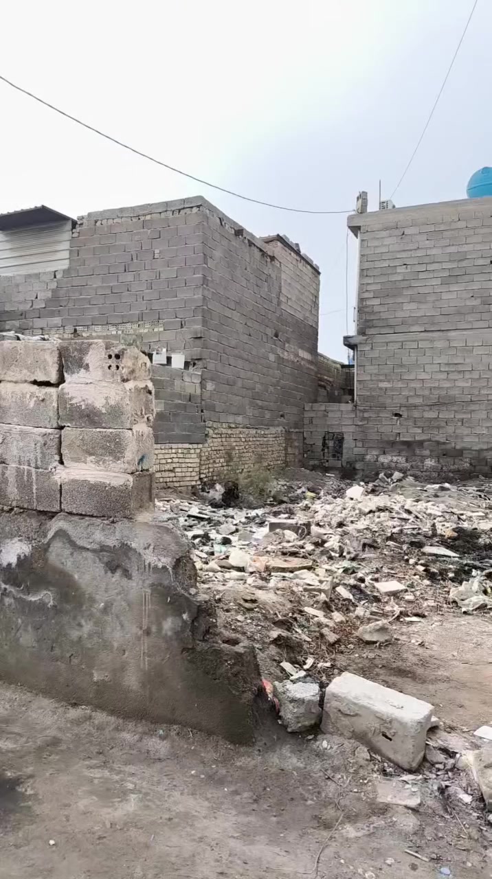 السلام عليكم قطعه ارض للبيع المساحه 80 متر 16×5 العنوان الحميديه  قرب السوق بفرع السواعد   للاستفسار *********** موجود واتساب
