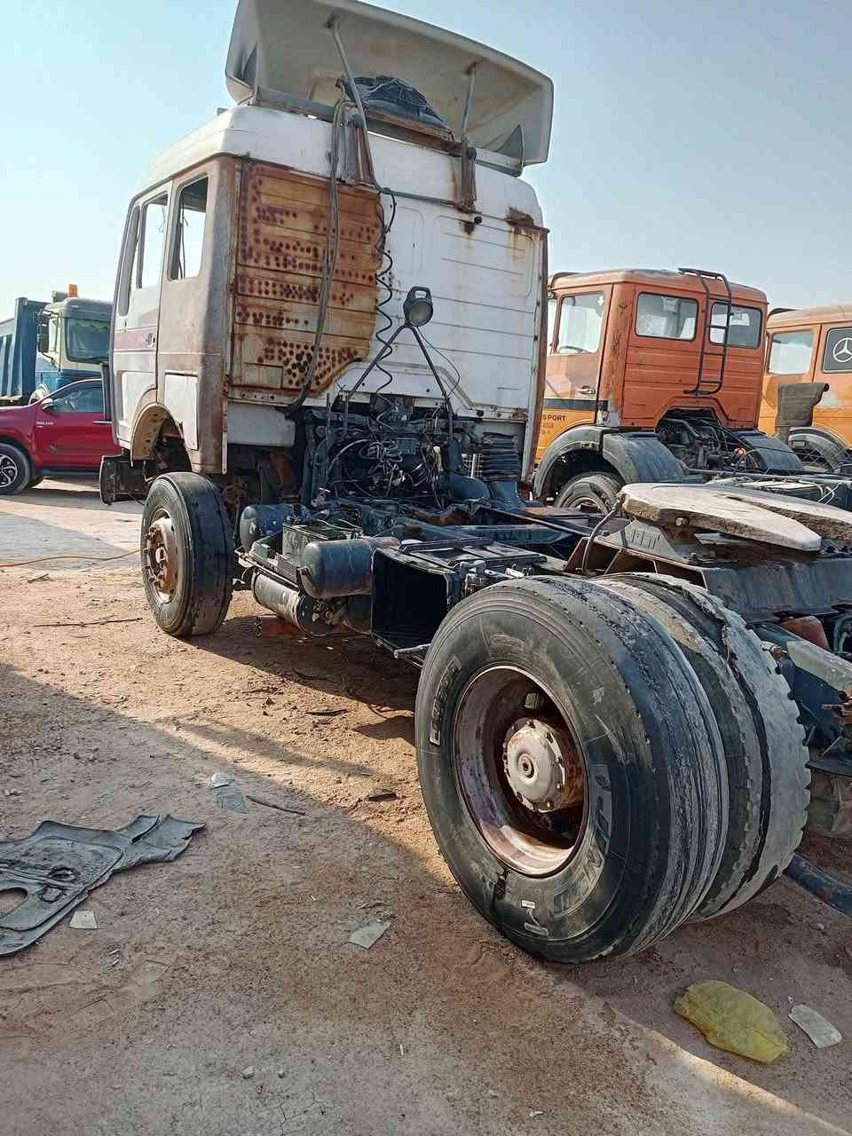 السلام عليكم البي البيع موديل 88كير160جديد مكينه44 جديد رقم نجف الماني مسجله صهريج سياره كصيفه مكفوله كفاله عامه  دوشمه كامله تبريد شغال عوزها بس صبغ تنكجيه كامله ***********
