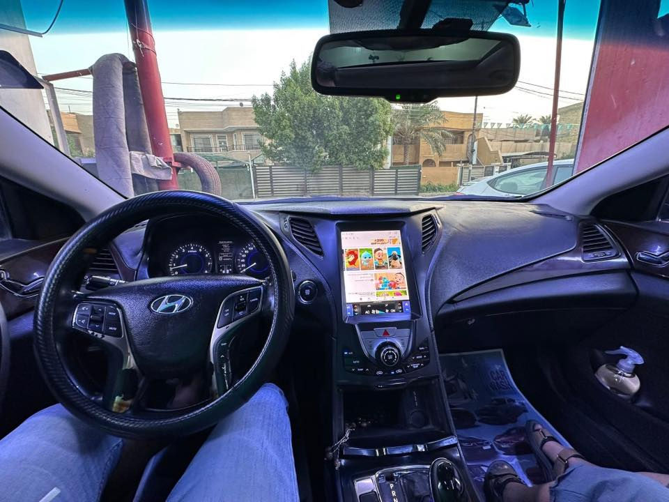 السلام عليكم 
للبيع اومراوس حسب القناعة 

ازيرا 2012 خليجي فول 
كير مكينة صدر بشرط 
تبريد قطعتين ثلج 
مري شفط 
بانورما 
بردة خلفية 
لايت عالي ناصي بلوجكتر ابيض زنون 
شاشة كبيره 
ملاحظات بسيطة بالكشر 
عارضها 109 $ 
سيارة ماتصرف عليها ربع 
امانة الله ورسولة 
للتواصل 
***********
مكاني بغداد الغزالية
