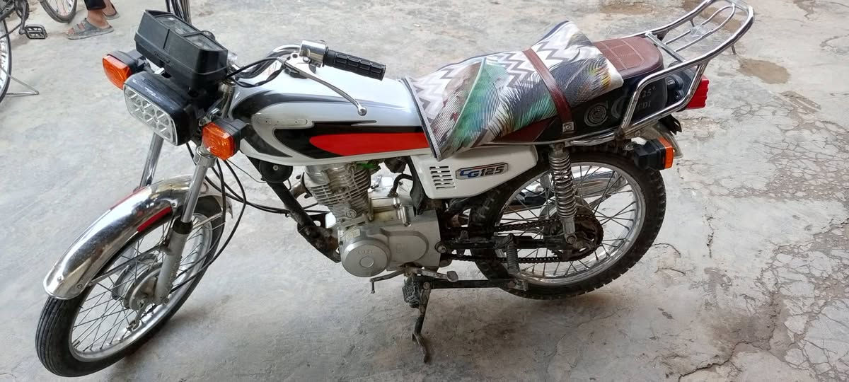 السلام عليكم للبيع اربعه كير اوراق موديل 13محرك 20 دراجه مكفوله مكاني كربلاء السعر 500وبيهه مجال الشراي يتصل ***********
