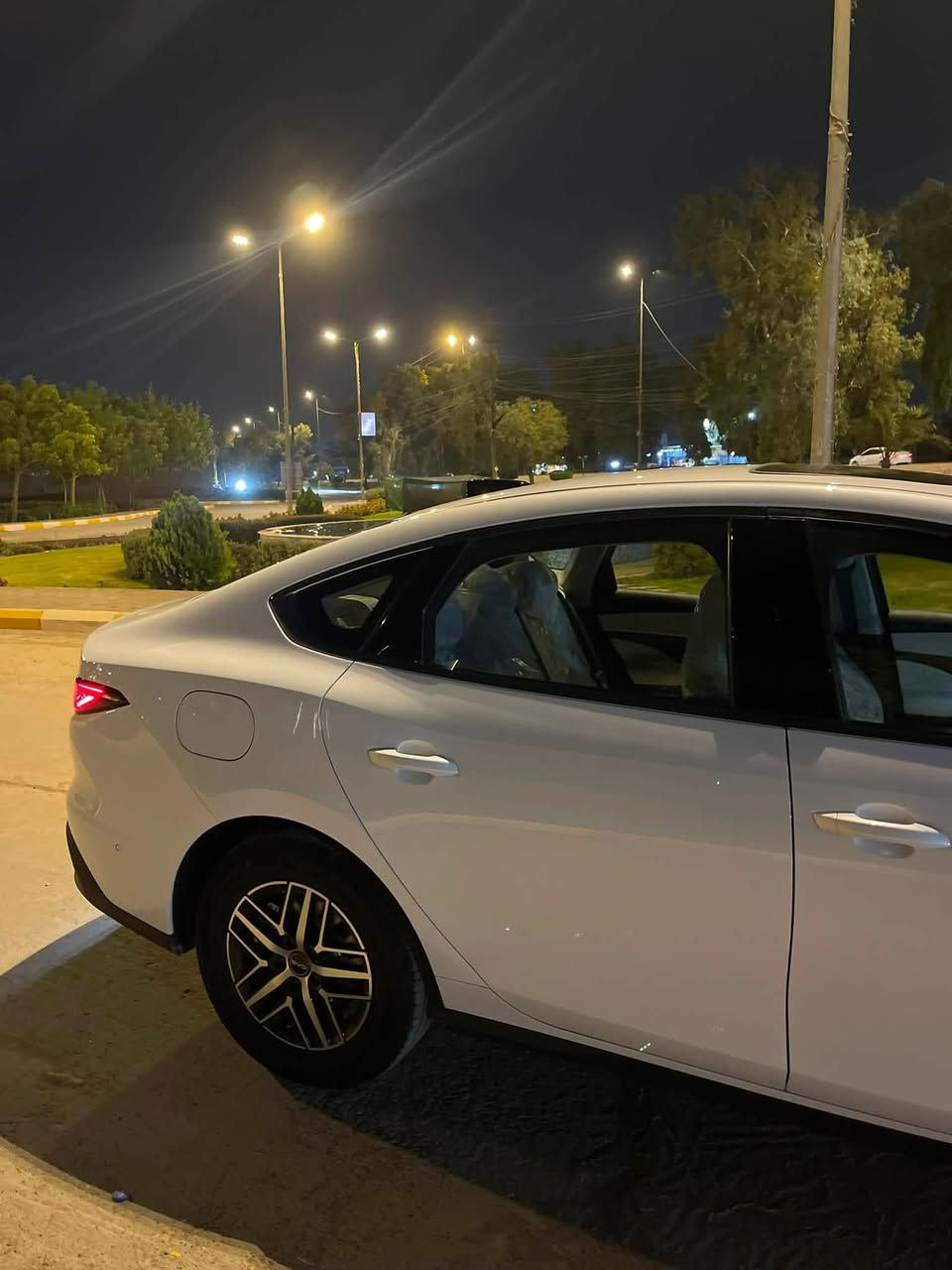 سيل 5 BYD فول الفول 13 كامره توقف ذاتي رقم بغداد باسمي
ماشيه  8000 كيلو يعني اخت الزيرو
مكفوله كفاله عامه 

كل غراضها كامله شاحنه وفوم وكلشي وياها 

السياره فول الفول

فتحه سقف 

كراسي كهرباء

نضام استشعار حساس امامي خلفي كشنات جلد تبريد قطعتين فول الفول

***********

مكان السياره بغداد الدوره
