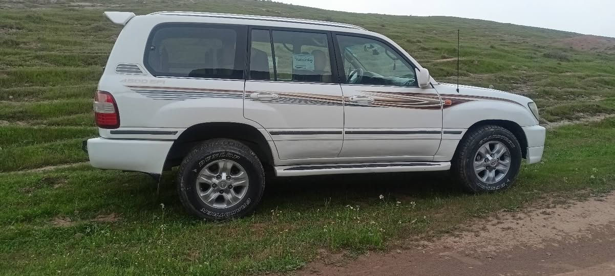 سەیارەیە پاکو بێ عەیبە لیدراوی نیە لایەکی سبوخە لەسەر ساغی هەموگیانی بەشەرت تەقەورەقەی نیە غازو بەنزینە بەناوی خومەوەیە ئەگەر موشتریت بەیوەندی بەم ژمارەوە بکە *********** كركوك, العراق
