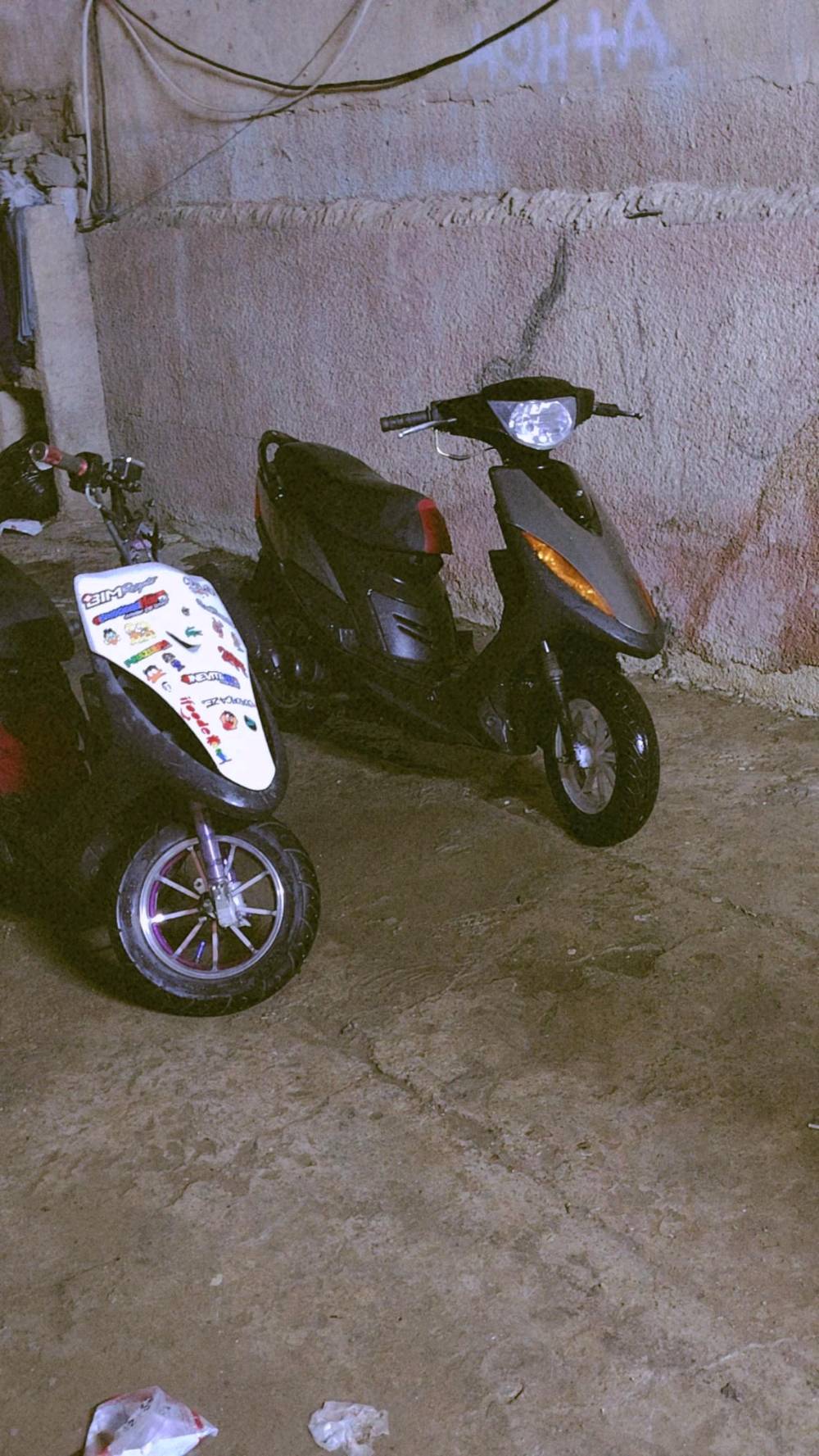 سلام عليكم هاي دراجه ام الكفرات الكامله دراجه شغاله نكره سلف كامله مكمله لا تبخير ولا نضوح والي يريد يراسلني على الفيس 