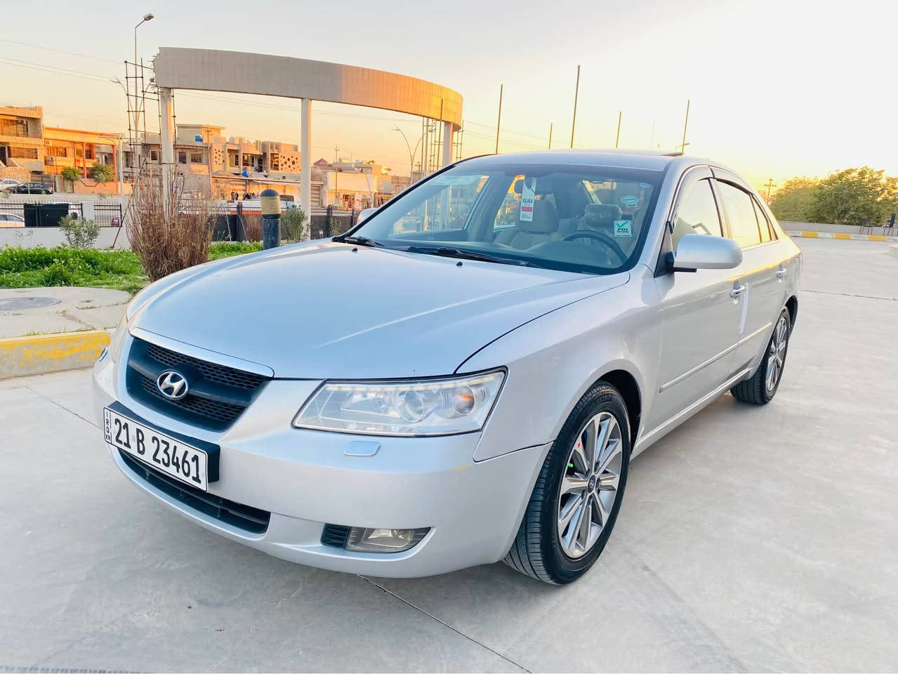 سوناتا خليجي 2006 رقم سليمانية 21
حجم المحرك V6 ستة سلندر  مامفتوح 
كير ومحرك وكالة شرط بدون صوت وصرف وبخار
سنوية ورقم وهزة وبراد كلها جديد 2028 شهر ال 8
طخم تايرات جديدة ( لوك )
ويل كروم حجم ( 17 ) المرغوب عدد 5 
دشبول لوك غرفة السيارة وكشنات نظيفة جداً 
دشبول وبردات مطعم صاج بلادي
يدات الأبواب نيكل بلادي
بصمة تشغيل 
 سقف سلايت روف
شاشة وكاميرا خلفية 
تحكم استيرن طرفين
حساسات دعامية خلفية
كشن جك / بلاجيكتور زينون
منظومة لايتات زينون اصفر 
كهربائيات شرط تبريد ثلج  ❄️ 
طخم صدر حدادية شرط
سيارة جاهزة 100 % احلى من الصور 
سيارة بدون صبغ فقط باب السائق مبدل 
آسيا واتساب ***********
كورك             ***********
شرط التحويل والغرامات او وكالة
سيارة باسم ولد صديقي موجود  بكركوك
مكاني كركوك إسكان قرب مستشفى أزادي
 سعره 99 $ ومجال للطيبين
شراي خابر وتدلل
•••
® كركوك, العراق
