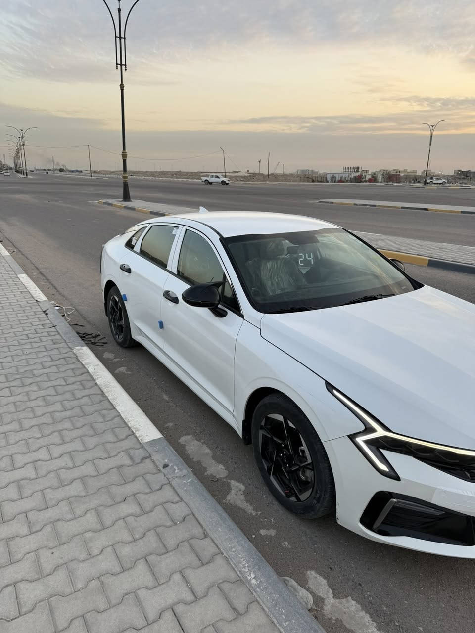 سلام عليكم كي فايف 2024خليجي كفاله ماعده كعجه خفيفه بل بنيد رقم اربيل بس شركه مكان السياره بصره السعر 210 رقم الهاتف ***********
