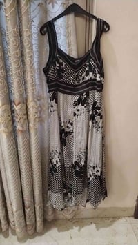 فستان • قياس٤٦ • ماعنده توصيل