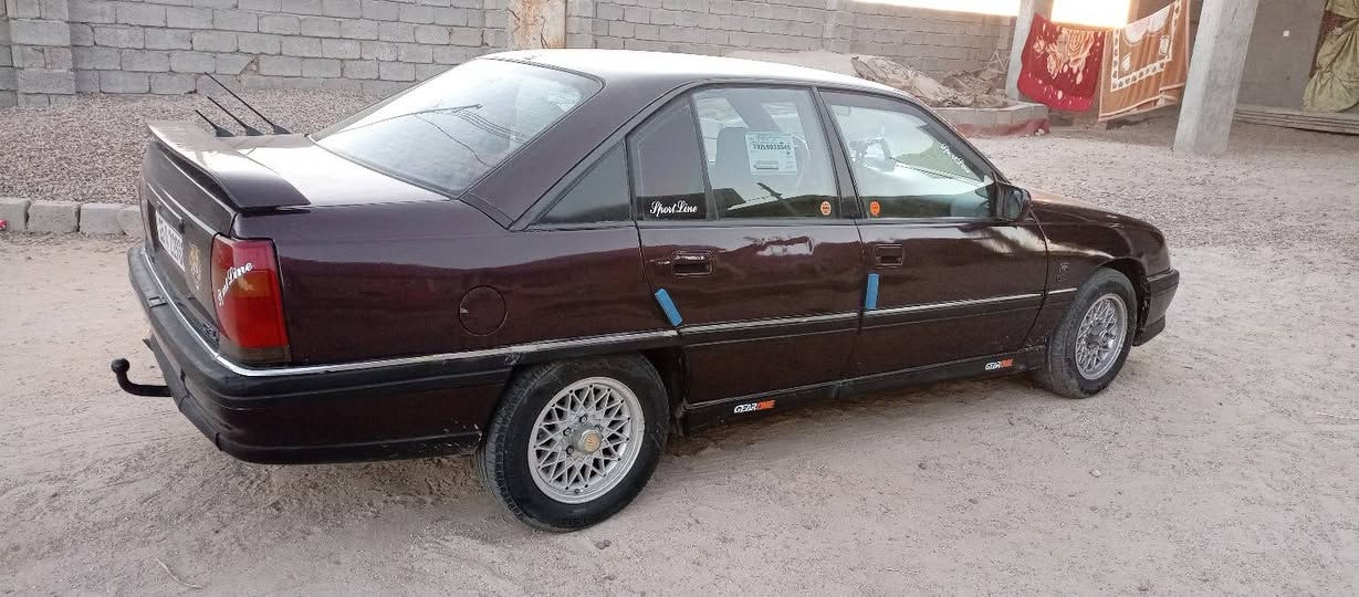 السلام عليكم للبيع اوبل اوميكا موديل 91 سياره جديده كشره مصبوق صبق عام اثر جراد كهربائيات كله شقاله محرك وكير شرط الفحص ارفلو باتري جديد فيت بم سياره مسويله دامه وتجي اشوف ابعينك صدر دبلات كله جديد رقم وسنويه جدد تحويل مباشر بسامينه رون سرعه حماوه كله شغال ترايك للبصره السعر المطلوب 40 وبيه مجال للطيبين اتصل ‏‪***********‬‏ مكان السياره الفلوجه الكرمه
