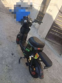 دراجه شحن ار 9 نظافه جيد بطاريات فول السعر 400 وفيها مجال عنوان بغداد ...