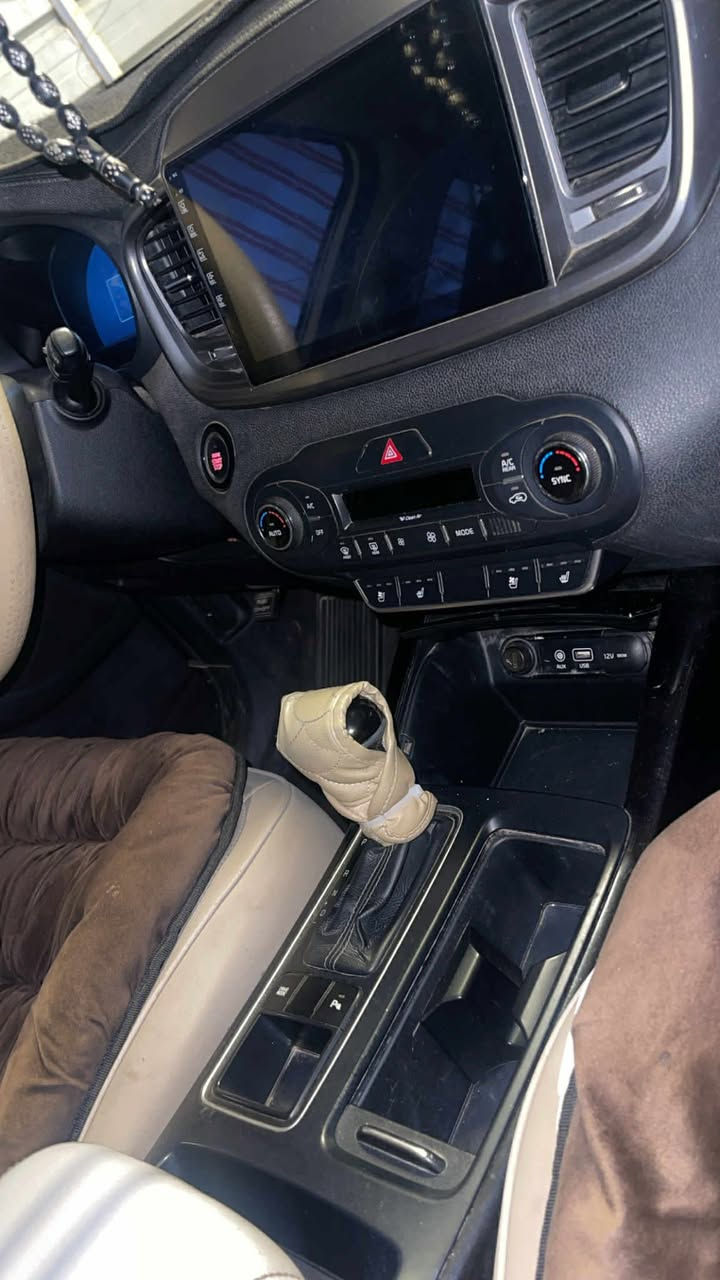 السلام عليكم سورنتو موديل ١٦خليجي كويتي نضيفه بيه بارد على كد اقل من الشبر اسفل الباب ٦سلندر المكان بغداد


**إذا كنت صاحب هذا الإعلان وتريد حذفه لأي سبب، رجاءا أرسل رسالة إلى الدعم الفني**