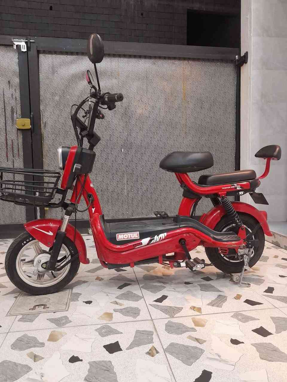 بايسكل شحن نظيف ما ابي اي عيب شرط 
كله يشتغل للبيع سعر 275 الف وابيها مجال قليل
مكاني كركوك *********** بس واتساب موجود
