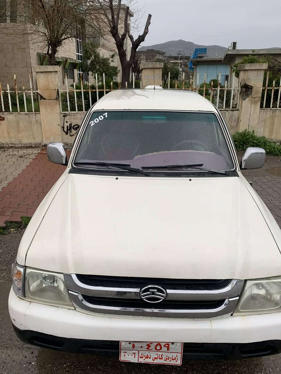 سەرەتا بەناوی خوای گەورە
دێر2007لۆک مەکینە بەخ مەنەفێست ئەسڵی
ناوسور چوار جام کارەبای تەبریت لەسەر سویچ
قوفڵ مەرکەزی چوار تایەو ویلی لۆکی بۆ بەستراوە 
تندوتۆڵ و بێمەسرەف گێڕو مەکینەو ئەکسلی بەشەرت
ناوسور بەرەدەرگاو داشبولی لۆک خایسی نیە.
سعری 47گەڵاو مەحامەلە.
شوێن ڕانیە حاجیاوا 
***********
گەرمووشتەری تەلەفون بکە جوابی کۆمێنت نادەمەوە
