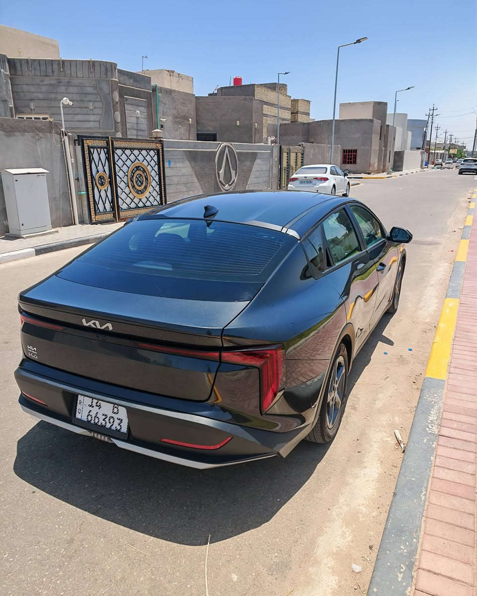 كيا كي 4 موديل 2025 ماشيه 10000 ألف  عشره ألف 
  المكينة 2000 دوش 
السياره حره  باسمي 
الحادث موضح بالصور  لا لغد ولا شواصي ولا ارباك 
مكان السياره بالبصرة 
للاستفسار رقم الموبايل *********** 
السعر 166 ورقه بيه مجال بسيط
