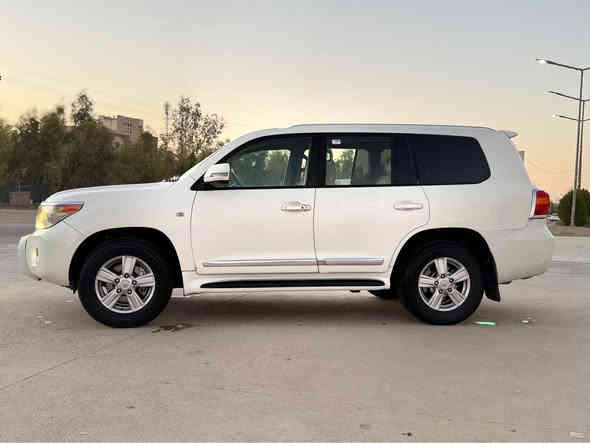 ***********
***********
وەنەوشە 2008 GXR
نرخ:193گەڵا
رەقەم بغدادەو سەنەوی پلاستیکە بەشەرتی ئەوەلیات وەکالەتی بەناوی خۆمانەوەیە
٣پارچەی بۆیاغه 
مەکینەو گێڕو کارەبای بە شەرت
موسرەفی هیچی تیانیە بەشەرت شمشمل
