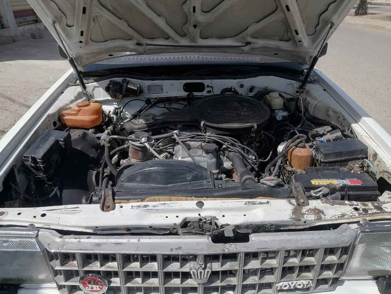 السلام عليكم سياره سوبر البيع موديل
85 سياره ونقل وعيب شري مكينه وكير ابلاد 
سياره رقم انكليزي نينونه بسمي مكان ذي قار قضاء الشطره 
السعر 48 وبيه مجال 
***********

