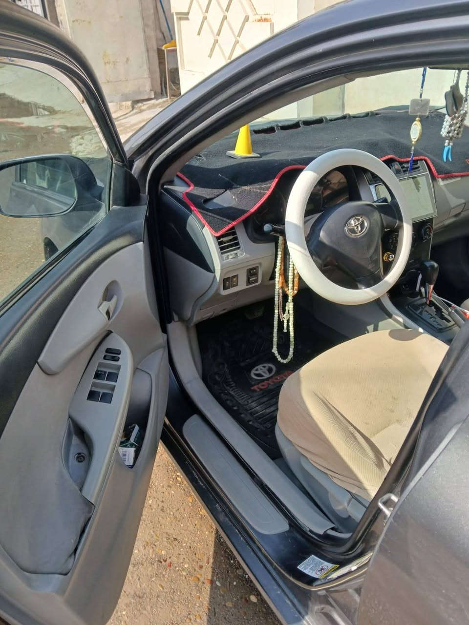 السلام عليكم مراوس فقط مراوس فقط مراوس بالنتره مضلع او اوبتما او اكسنت او سوناتا مضلع او فورتي او سنترا او سياره حسب القناعه كورلا 2012 وراد أمريكي حادثها بل بكلايت خلفي الأيمن بدون دواخل مكفوله محرك وكير انضاف تبريد شغال تخم تاير ويل كب حجم 16 شاشه وكامره دواره كهربائيات كلها شغاله رقم بغداد بيها قطع صبغ السعر 100 وبيها مجال مكان السياره بغداد للاستفسار الاتصال على الرقم *********** //***********
