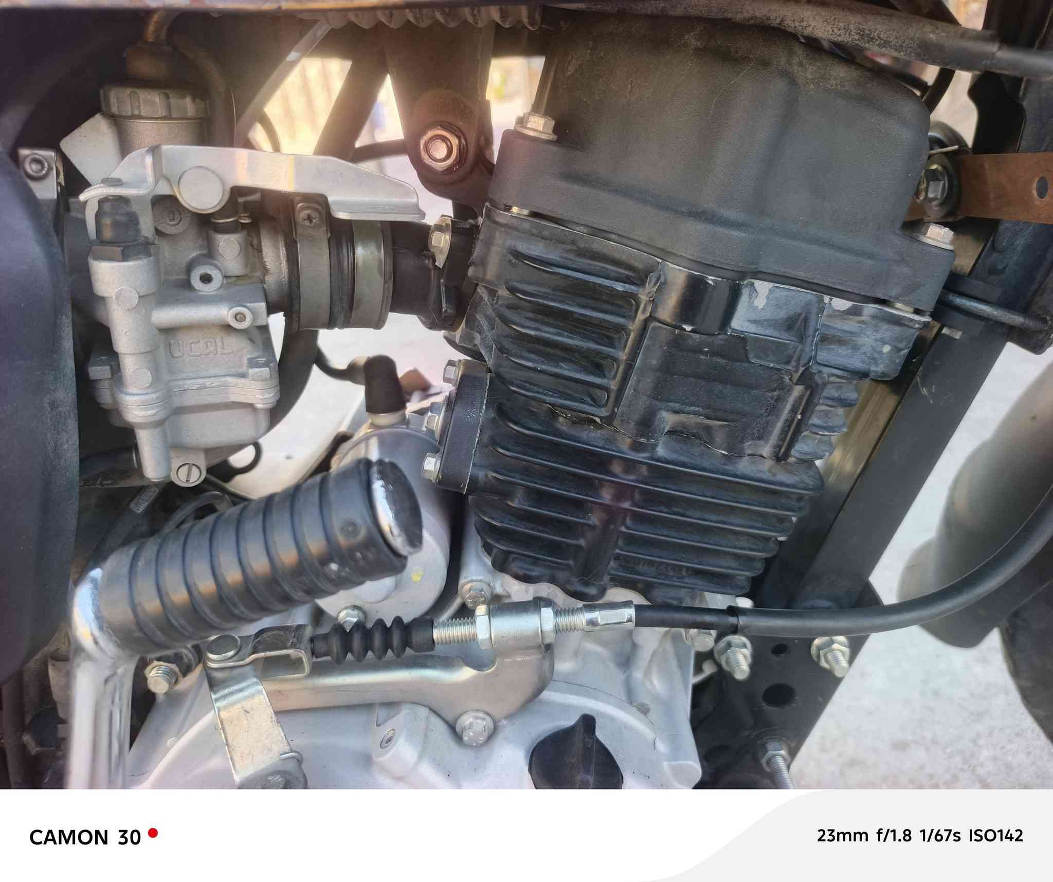 الدراجه ماشيه هواي بس ابد مطابه تجفيت ولا كايمه الحمدلله
الدراجه خير من الله معدل تعبر 120
ممقصر وياها دهن ولا أي شي 
مرقمه شركه احولك وتستلم لوحات كبل تحويل بنفس اليوم
الدراجه قيم وكلس سعرك
بما يرضي الله 
تواصل
***********
واتساب فقط
