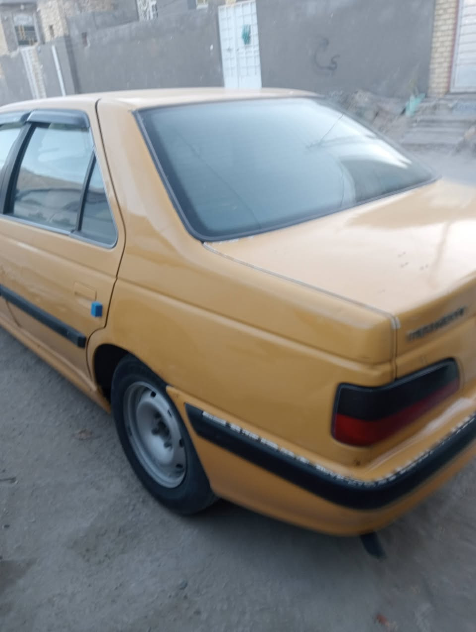 السلام عليكم بيجو بارص بيع (او مراوس بسمند )السعر 30 وبيه مجال بسيط موديل 12جهزه رقم نكليزي مصفره من كلشي السياره جهزه مكينه وكير  تمام بيع او مراوس رقم ذي قار  العنوان ناصريه ناحيه الفضليه رقم الهاتف *********** واتساب خوان مراوس بسمند
