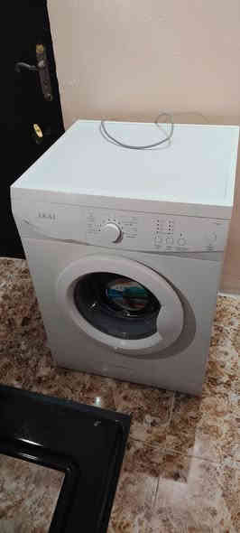 السلام عليكم طباخ شغال ابو الفرن جديد مع غساله اوتوماتيك جديده طفت ماعرف اشبيها السعر اثنينهن 100الف رقم الهاتف ***********
