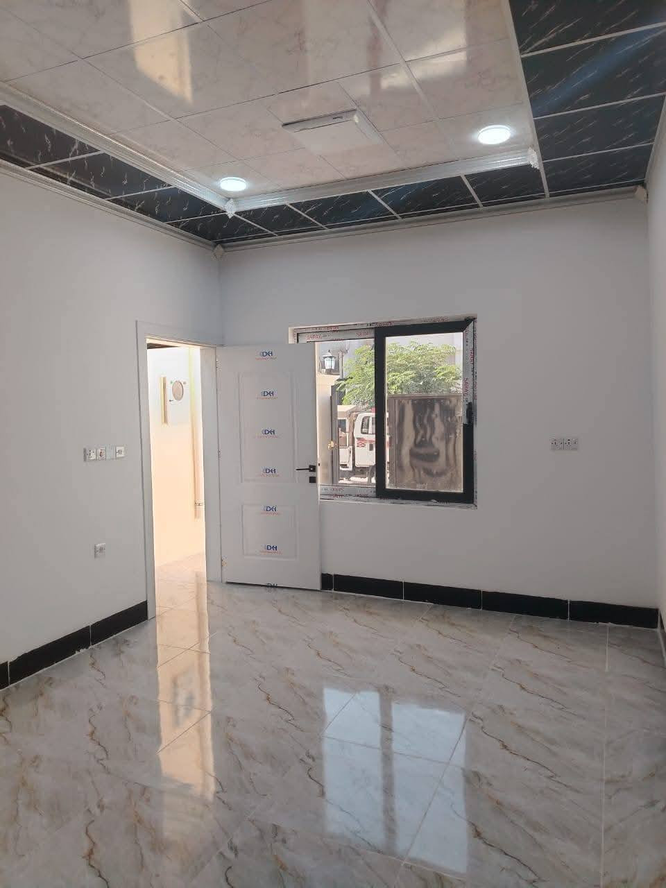 💥💥دار للبيع  طابو صرف طابق واحد مساحه 100متر   
موقع كركوك ال 77قرب المستوصف 
علما بان الدار قيد الانشاء ويتم  تسليم  الدار خلال 20يوم 

تفاصيل الدار غرفة  نوم وهول ومطبخ واستقبال وصحيات درج خارجي وكراج سيارة
🔥السعر 65 مليون بي المجال 

 ***********☎️✅
او مراجعة مكتب صباح كركوك للعقارات 
حي الاسرئ قرب جامع المعراج
