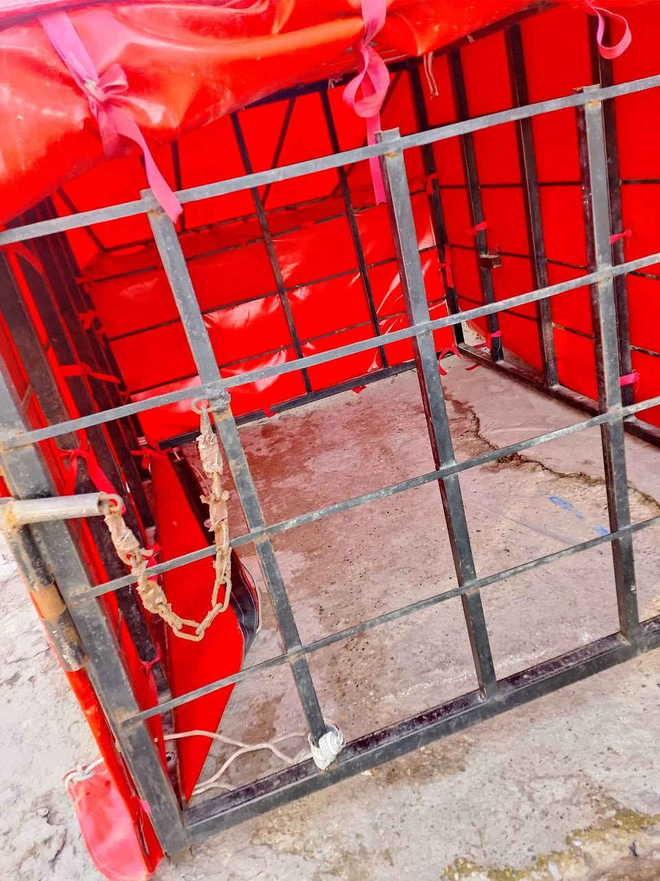 حجه للبيع سعر 100 وبيها مجال***********
