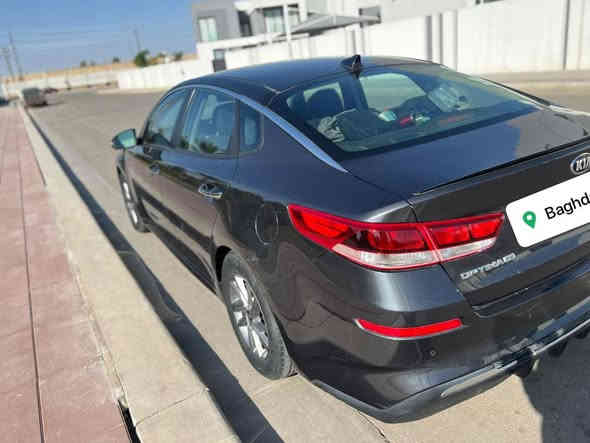 Kia Optima 2019 
السلام عليكم 
كيا اوبتيما للبيع وارد امريكي ضررها بأمريكا دعامية مثل ما موضح بالصور بدون ايرباك . 
محرك 4 سلندر  2400 GDI 
ماشية 95,000 
رقم بغداد 
مكان السياره بغداد- مجمع البدور او مجمع حي السلام) 
سونار السيارة مرفق بالصور 
مواصفات  Fe
——————-
تحديد مسار 
تحديد سرعة 
٣ انظمة قيادة eco , normal , Sport 
حساسات  خلفية 
شاشة لمس  
شاشة اعطال 
نقطة عمياء 
رادار امامي 
توقف ذاتي 
كامرا دوارة 

السعر 145 ورقة 
***********
