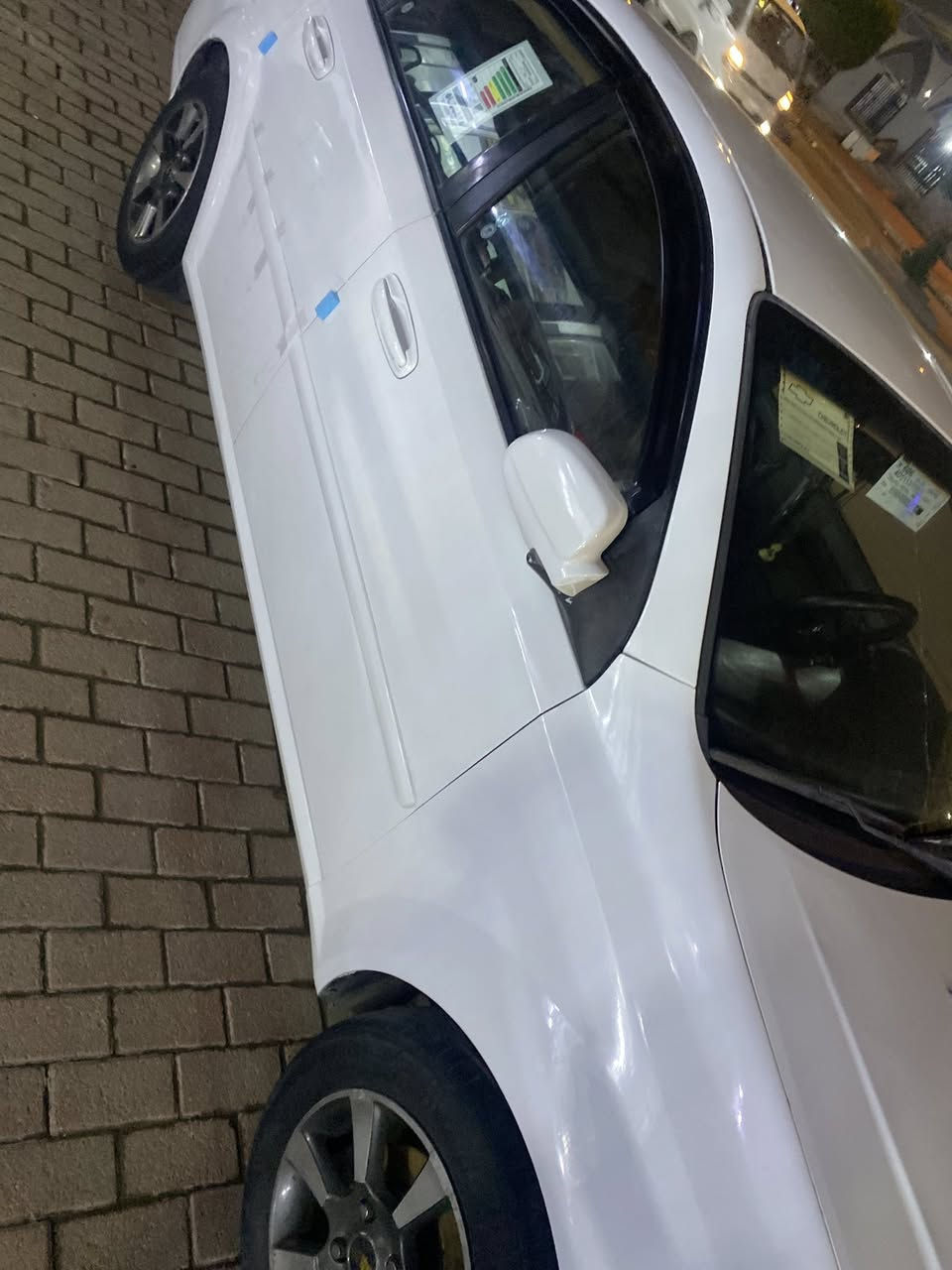 السلام عليكم اخوان أوبترا 2011 رقم بغداد بيها طخه بيها صبغ الباب وجاملغ خلفي وطخة بالجاملغ الامامي  بدون حادث قوي ولا دواخل تخم تاير جديد حداديه امامي خلفي جديده مكينه جديدة وتبريده ثلج 
رايدها ب80 
العنوان بغداد الحبيبية
الهاتف ***********
