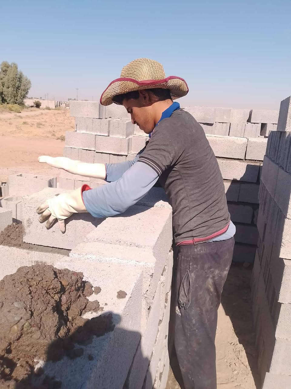 اسلام عليكم كادر بناء درجه أوله وشرط هندسه وسرعة الف١٦٠ اتصل وتدلل الرقم ***********
