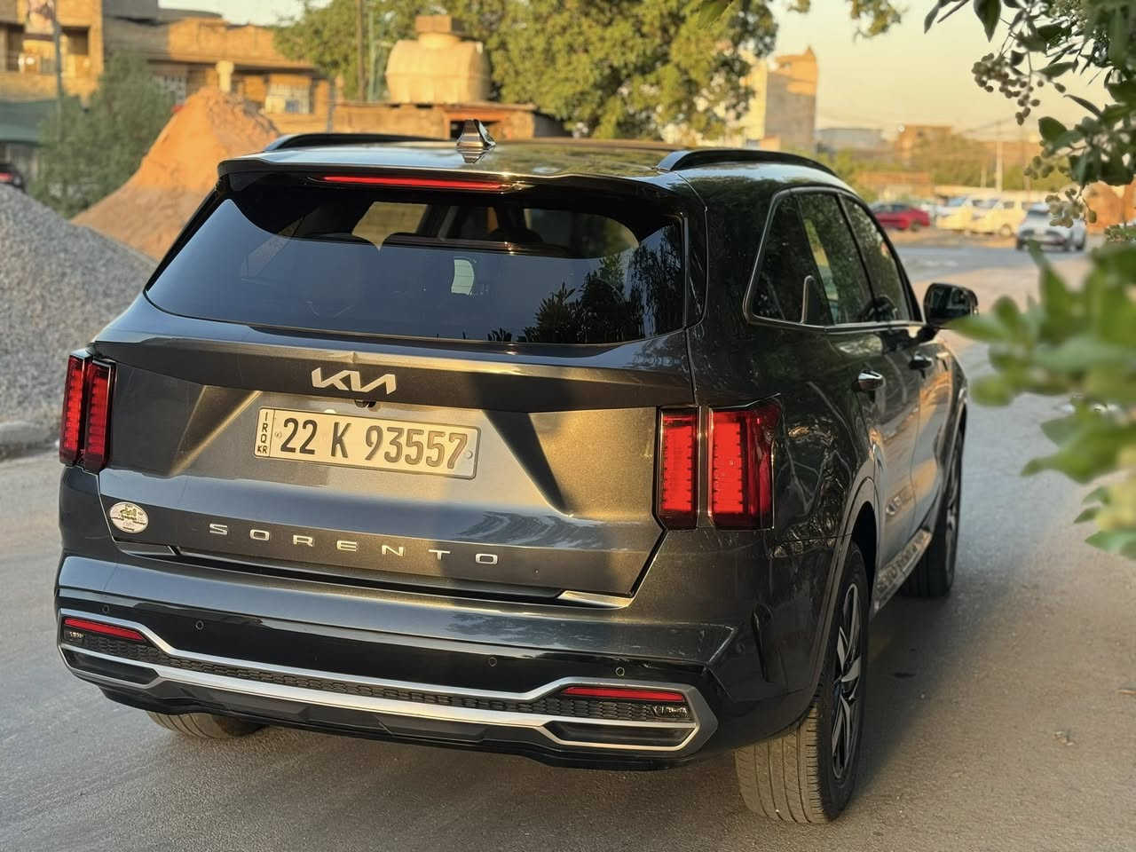 🚘 كيا سورينتو 2022 فول مواصفات 🚘

✨ وارد أمريكي
📸 صور الحادث موجودة داخل المنشور

🔧 الضرر:
▪️ بجم كبس 
▪️ بدون إيرباك
▪️ تبديل باب وجاملغ خلفي
▪️ صبغ القطع المتضررة فقط
✅ الباقي مكفول وعلى وضع الشركة

📍 الممشى: 36 ألف فقط
⚙️ محرك 2500 CC بدون تيربو (المرغوب)

🔥 المواصفات:
🔑 بصمة تشغيل ودخول
🌞 سقف بانوراما
👨‍👩‍👧‍👦 7 ركاب
❄️ 3 مناطق تبريد
🛋️ داخلية جلد
🔥 تدفئة كشنات
⛰️ نظام نزول المنحدرات
📡 رادار
🛣️ تحديد مسار
✅ وباقي المواصفات المعروفة لفئة الفول

رقم اربيل سنويه جديده تحويل او وكاله شرط 

📍 الموقع: بغداد

💰 السعر: 203 قابل للتفاوض بشكل بسيط

📞 للاستفسار:- ***********
