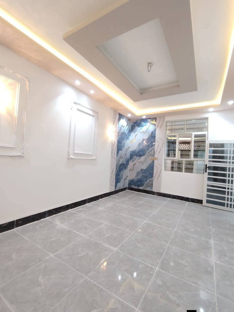 #مكتب_التساهل_للعقار
#بيت_طابو_زراعي_سند25
السعر55 مليون وبي مجال
بناء حديث👍🏻***********📞
غير مسكون
بناء ممتاز جدا 

 عنوان لبيت النجف 
#مقابل_ملحق_قرية_الغدير_مباشر 
#يحتوي #لبيت_على+_2غرفه+صاله +ستغبال +مطبخ +صحيات بلداخل +وصحيات بلخارج 
***********وتساب
