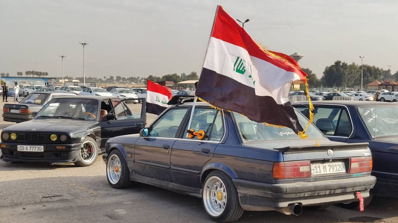 السلام عليكم
325/27 BMW E30  موديل 1990

رقم بغداد باسمي تحويل ثاني يوم 
سنوية نافذة 
صدر امامي خلفي نضيف 
كير zf ومحرك جديد اكسل كاردن بولبرانات امامي خلفي  كله جديد 
منضومة المي والبانزين وبلكات نوزلات كله جديد 
مسويلة ادامة كاملة 

محرك مكفول من نضوح وتبخير 
كير شورت شفت رياضي  

كهربائيات كله شغاله من كلوب صندوك لكلوب جكمجه 

 تبريد شغال 
السيارة جاهزة ترايك للبصرة 

علية اضافات ...

حاجب لايت اصلي 

دوس جانبية ايسي شنايزر

لحية خلفيه ايسي شنايزر 

سبايدر ام تكنك 2 

كزوزو رياضي كامل 

سوارات لدات متغير ع تلفون 

سستم صوت سمعات ودمام اصلي 

تخم تايرات ول ويل 16 تو سايز  جدد قبل شهرين شديتهن 

السياره بدون ضربة وبدون خياسات شواصي مكفولة من الزلغ تجي تفحص وتقتنع يلا تأخذه 

نواقصه سلايت عاطل ودوشمه للتنته 

مكاني بغداد ***********

السعر 58 وبيه مجال جدا بسيط
