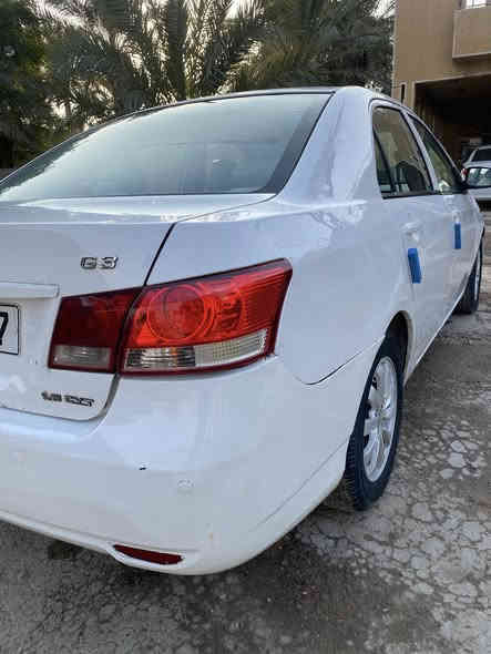السلام عليكم 
Byd G3 2012 
السياره كير ومكينه بلاديه 
بيها بارد قليل وتكحيلات 
المكينه بيها بدايه تبخير بدون نضح ولا تنقيص 
السعر 60 وبيها مجال قليل مكاني بغداد  
***********
