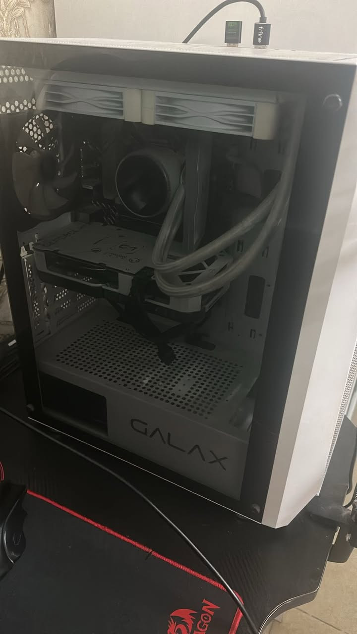 سلام عليكم تجميعه البيع رامات SSD16.  كرت شاشه 4060مثل مامضح بل صوره. ذكره 1تيرهSSD. معالج كوراي5 جيل 12400  تبريد مائي ماذر بورد 610 سعر 850الف رقم ***********
