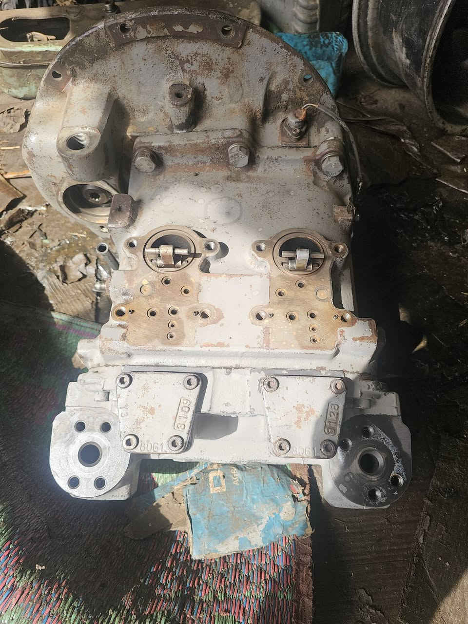 للبيع مظخة زت بلادية هيتاشي جديد سعر ١٥ ورقة للاستفسار ***********
