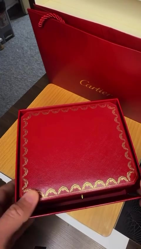 كارتير : الاناقة


**إذا كنت صاحب هذا الإعلان وتريد حذفه لأي سبب، رجاءا أرسل رسالة إلى الدعم الفني**