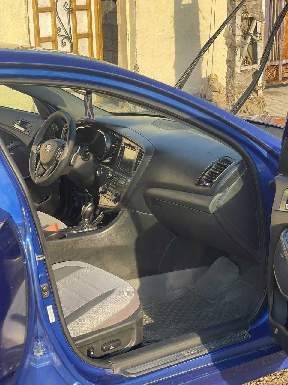 ‏سلام عليكم سيارة اوبتيما 2012 رقم بغداد إنكليزي محرك 2000 تيربو سيارة نظيفة كلش بيها صبغة مواصفات بصمة بانوراما تبريد قطعتين السيارة فولة للأخير السعر 85 وبيها مجال السيارة باسمي هذا رقمي واتصل***********
