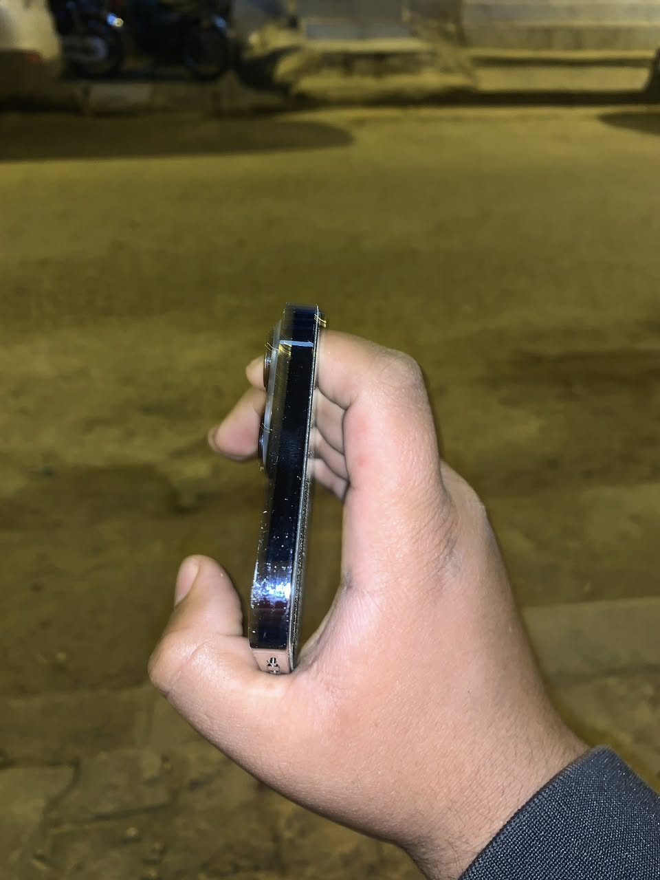 ايفون 13 برو ماكس ذاكره 512 بطاريه 82 بلاديه  مبدل شاشه وكاله وبي فطر بل الظهر ماكو اي تأثير من ناحيه الشاشه او Face ID مكاني بغداد جسر ديالى  السعر 500 ***********
