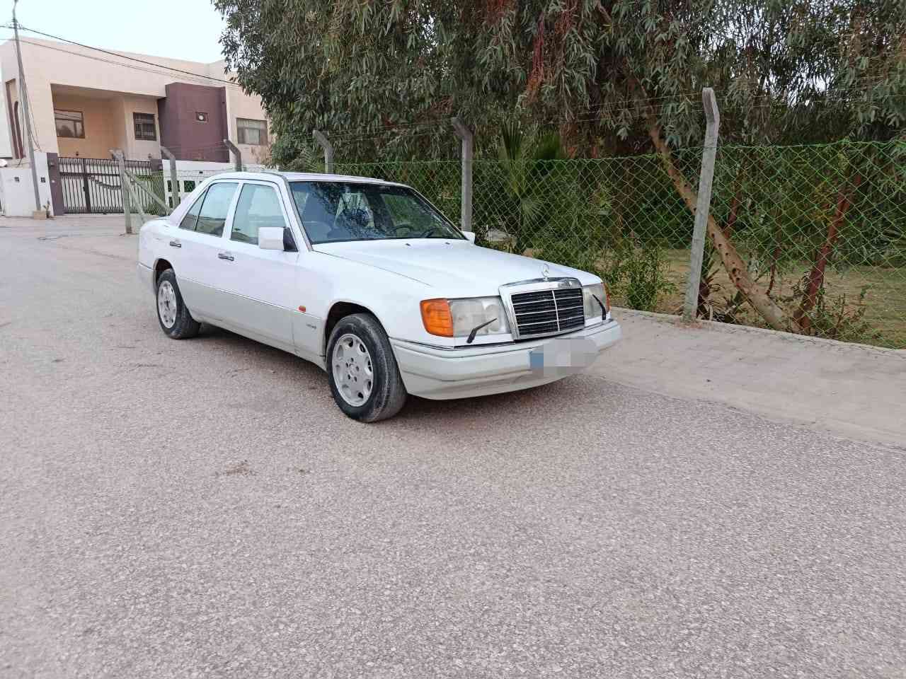 سلام عليكم للبيع مارسدس دب E300 رقم بغداد تحويل ثاني يوم كير محرك جدد حدادية خير من الله كهربايات كلهة شغالة قواعد الدبلات سليمات غرفتهة كلش نضيفة كشنات مخمل جدد السعر 43 وبيهة مجال رقم المبايل ***********
