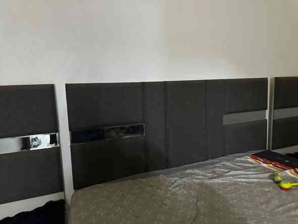 لام عليكم اثاث كامل للبيع مابيع كلشي وحد 
غرفة نوم 8 قطع أضرار بسيطه 
غسالة LG 
كاونتر قطعتين سنك وملحق 
تخم كورنر 8 مقاعد ضرره بسيط 
طباخ 4 عيون نضيف 
قنينة غاز 
ميز. بلازما 
سبلت طن ونص 
مرشحة طباخ غير مستخدمة جديده 
عنواني بغداد القادسية 
للتواصل خاص او واتساب ***********
