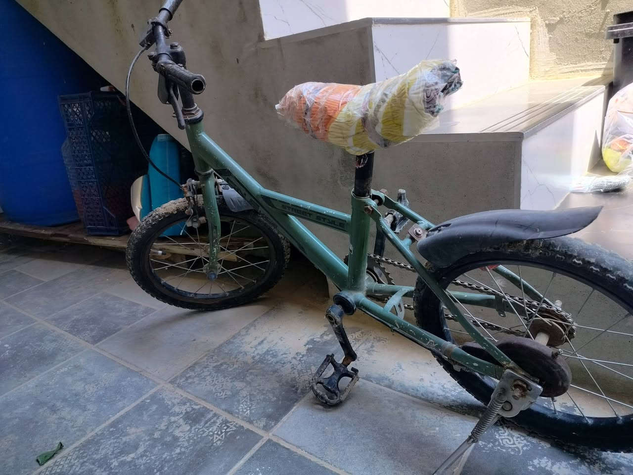 غراض للبيع مستعجل لدواعي السفر الشراي يتصل***********
