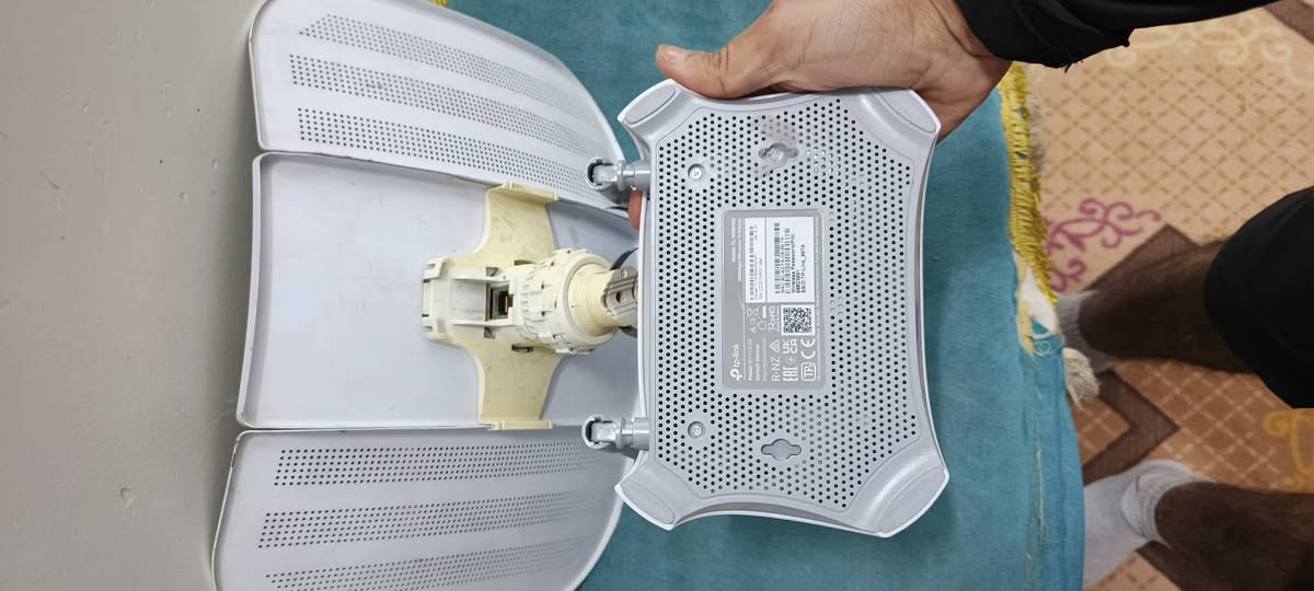 متاح راوتر ونانو اخو جديد
سعرهن ب70وبيهن مجال 
***********
