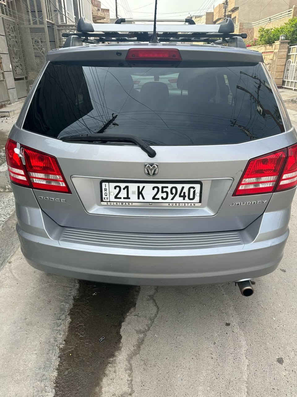 السلام عليكم 
دوج جورني 2017 
محرك ٤ سلندر 
تبريد ثلاث قطع 
رقم سليمانية الجديد سنوية وهزة جديدة 
حادثها قبق الجنطة مبدل  
باقي السيارة بدون صبغ 
بيها رصعة بالباب الخلفي عكس السائق ما مصلحة 
تبريد خير من لله 
صدر جديد 
تاير جديد 
ماشية ٩٧ الف مايل قابل للزيادة 
السعر ١٤٠$ وبيها مجال
*********** 
مكاني الدورة او الجادرية
