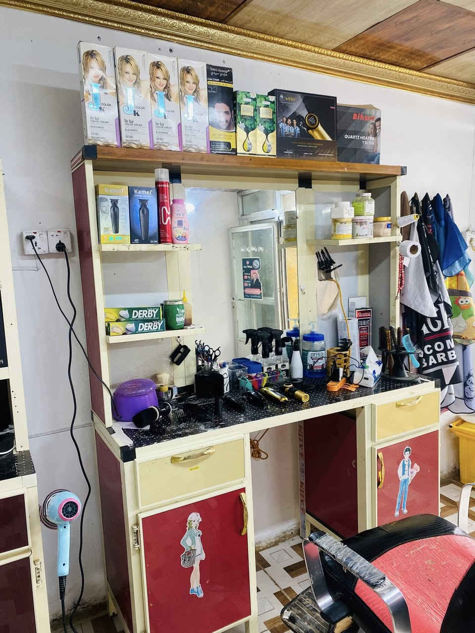 ميوزة المنيوم حلاقة عدد اثنين 2 للبيع فقط الميوزة نضيفات كلش مابيهن نقص سعرهن 170 بيهن مجال عنواني ديالى الخالص رقمي ***********
سبب البيع تبديل ديكور
